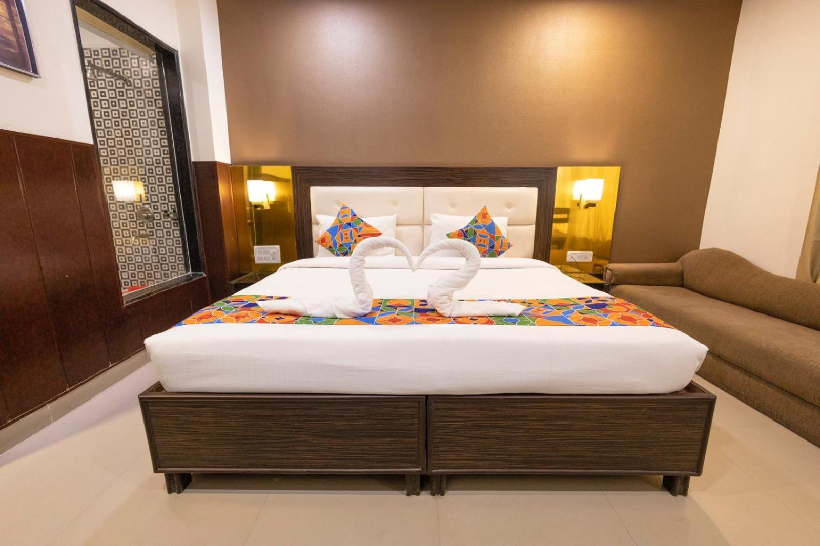 Hotel Sahibs The Lighthouse Agra  Buitenkant foto