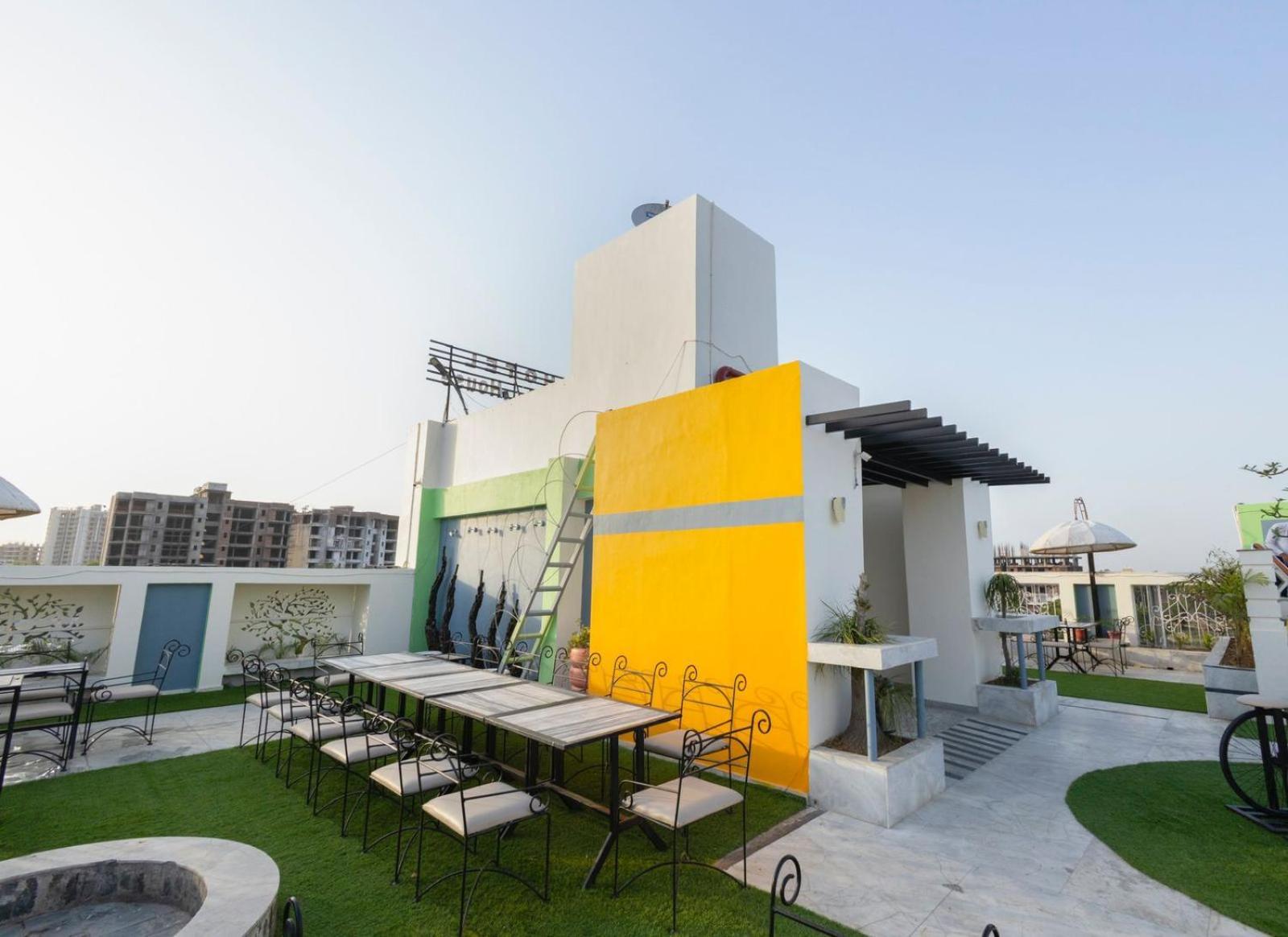 Hotel Sahibs The Lighthouse Agra  Buitenkant foto