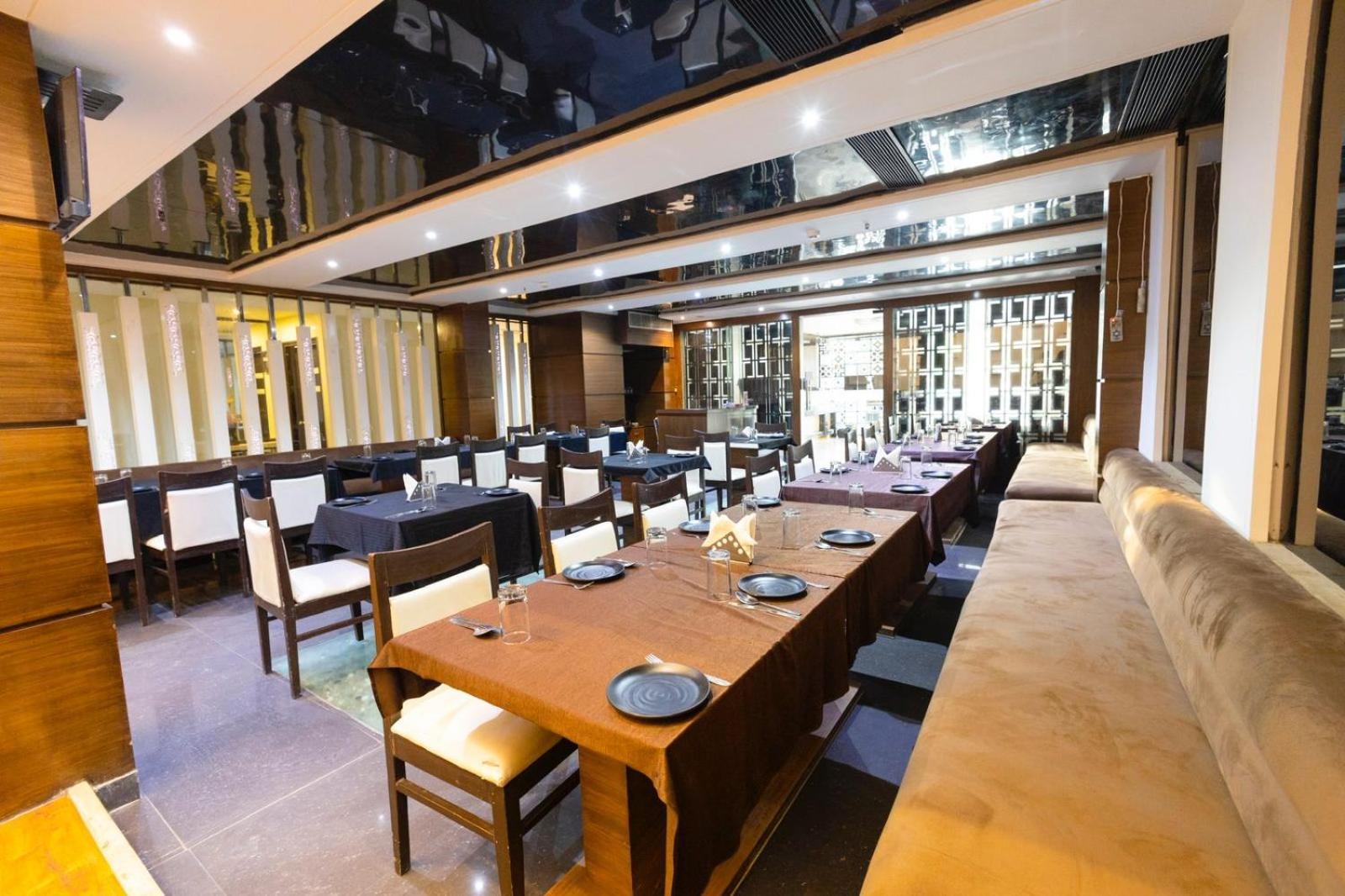 Hotel Sahibs The Lighthouse Agra  Buitenkant foto